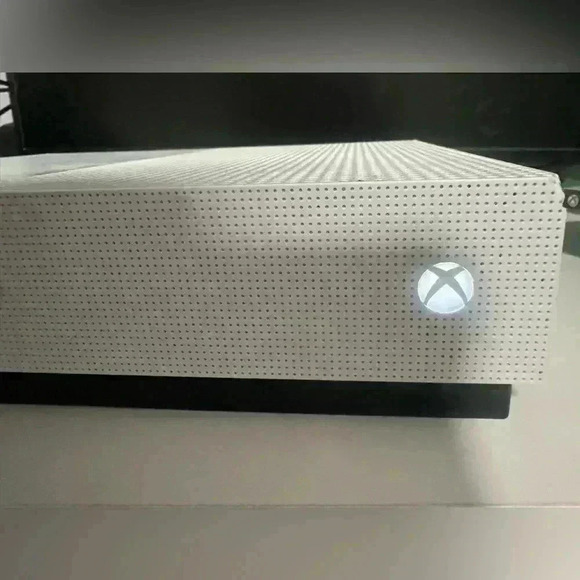 Microsoft Xbox One S game 365 GB - Picture 7 of 11